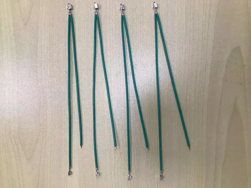 Esempio di esposizione della crimpatrice a tre lati a due fili