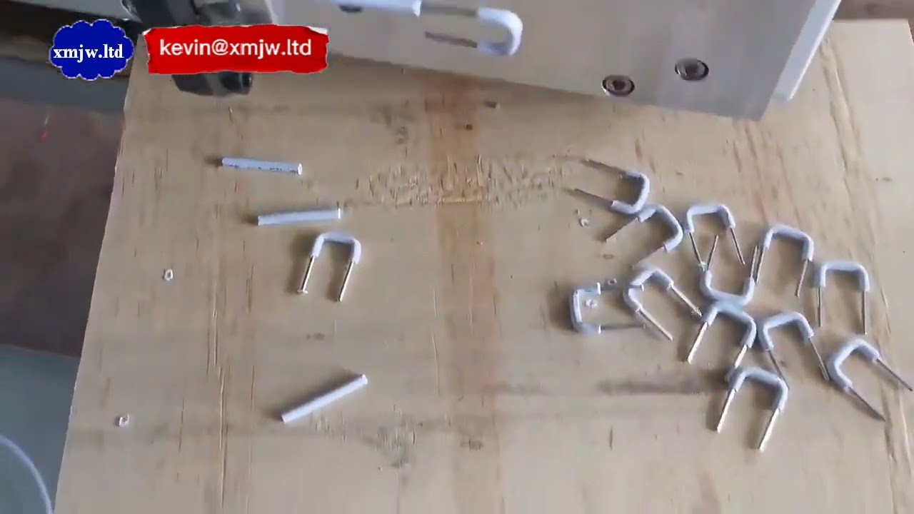 Macchina automatica per taglio, spellatura e piegatura cavi 1-35mm² con angolazione regolabile in vendita