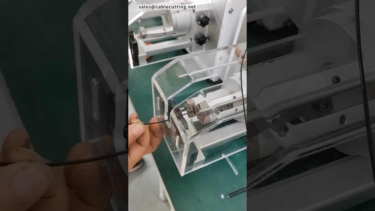 Macchina spellacavi coassiali per filo Teflon: taglio rotativo senza danni al conduttore | #fabbrica #macchina
