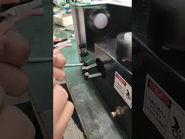 Macchina spazzolatrice per cavi schermati e riavvolgitrice per cavi intrecciati – Soluzione automatica