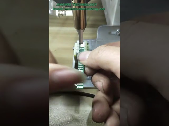 Saldatrice semiautomatica per fili – connettori aeronautici, strisce LED e circuiti stampati