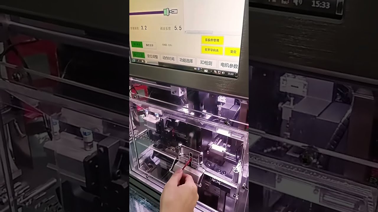 Macchina Automatica per Spellatura, Inserimento Connettori Stagni e Crimpatura Terminali #fabbrica #macchinario