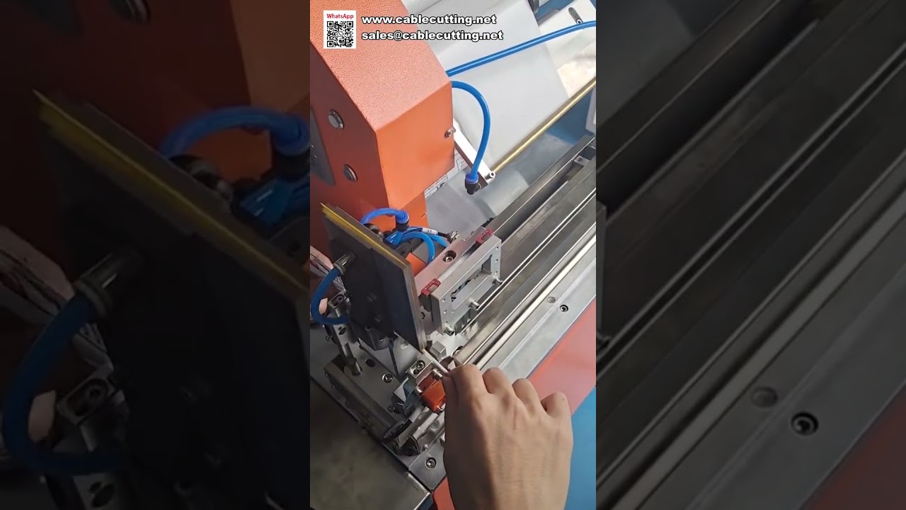 Macchina Etichettatrice Automatica per Cablaggi | Applicatore di Adesivi per Cavi nell'Elettronica