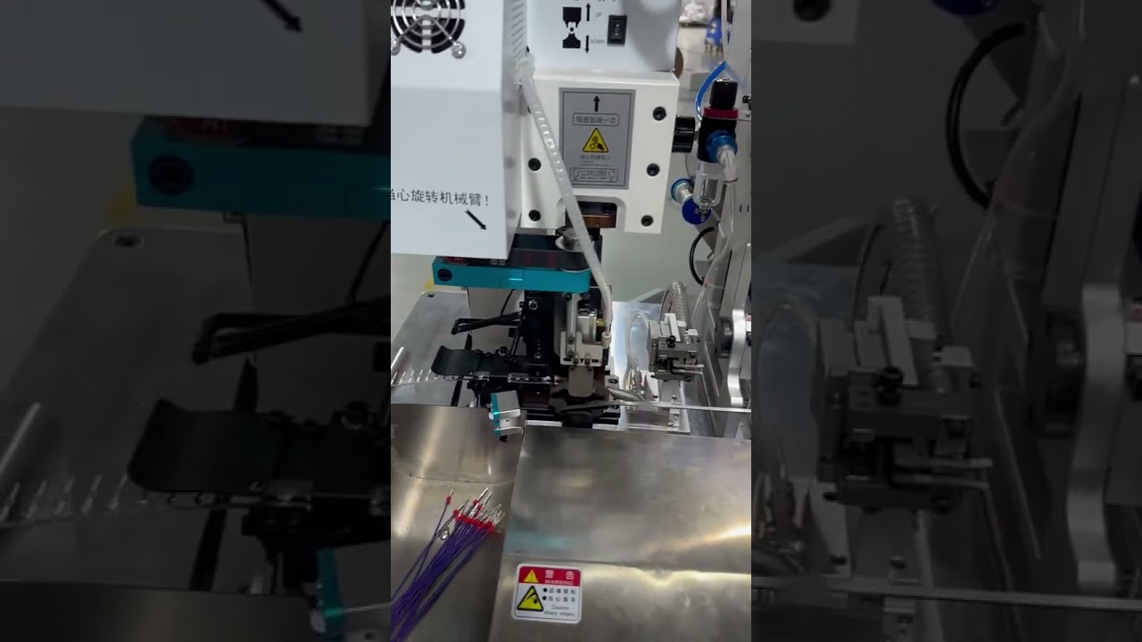 Crimpatura, spelatura, torsione e stagnatura automatica per terminali a spina sigillata impermeabili - Macchina monotesta completamente automatica