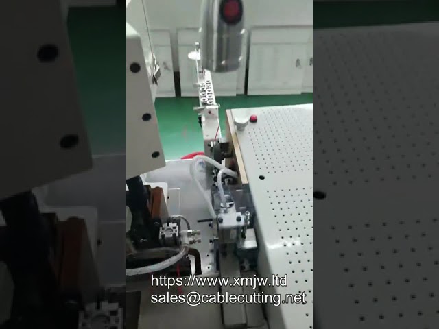 Macchina Crimpatrice Automatica per Cavi USB Micro – Alta Velocità e Precisione